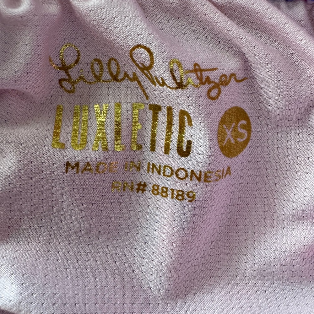 Lilly Pulitzer Luxletic 4" Ocean Trail
Shorts in Raz Berry Sea You Soon - XS - Picture 4 of 10